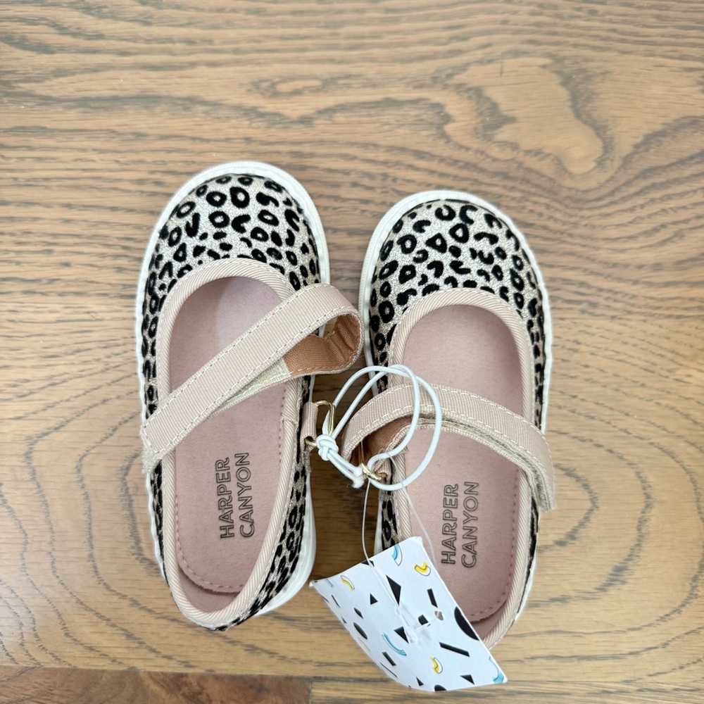 Harper canyon glitter leopard shoes